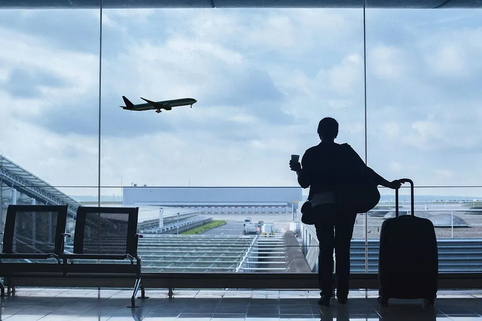 Francia descarta un nuevo impuesto ecológico a la aviación
